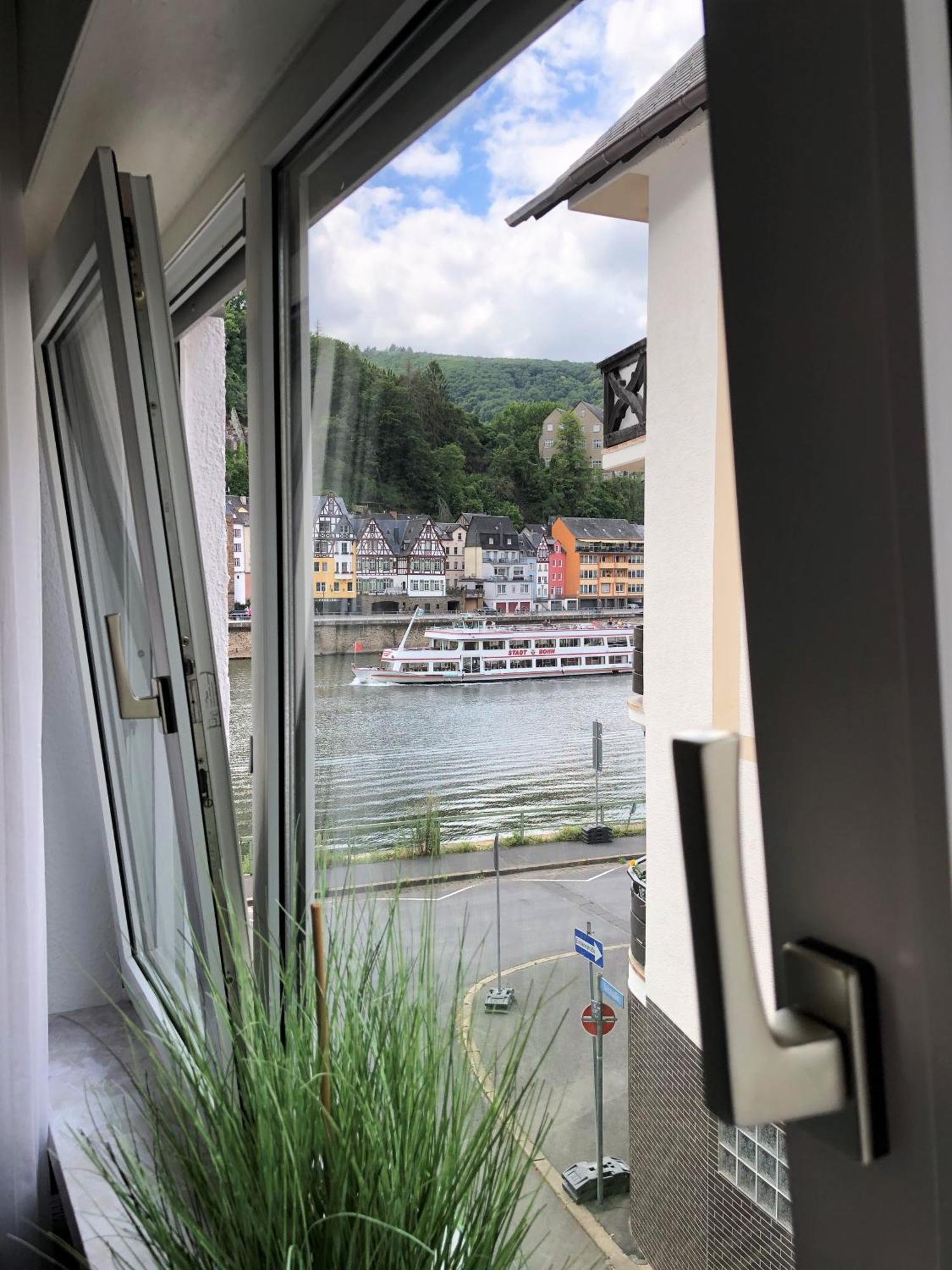 Ferienwohnungen Haus Zur Linde Cochem Pokoj fotografie