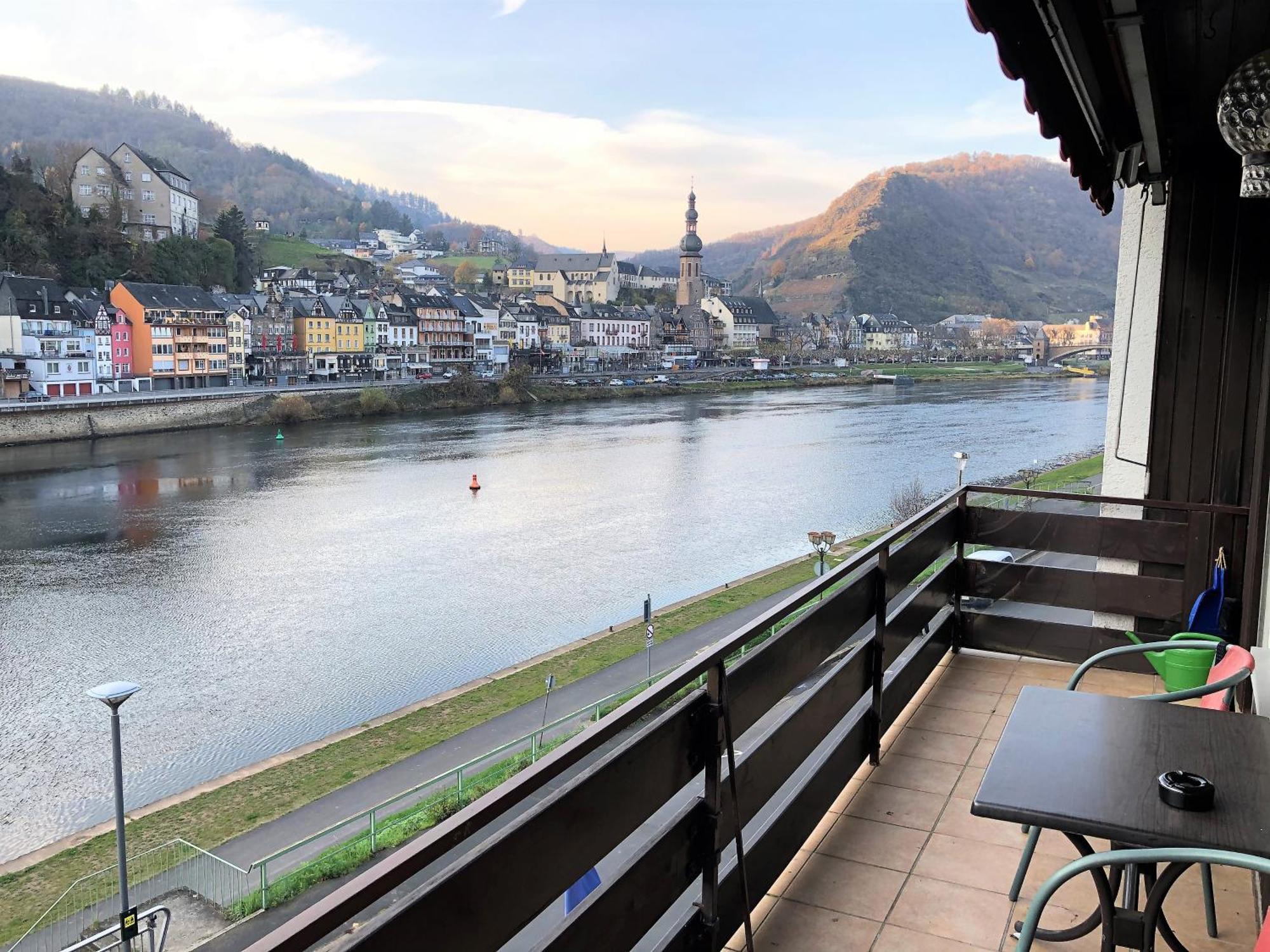 Ferienwohnungen Haus Zur Linde Cochem Pokoj fotografie